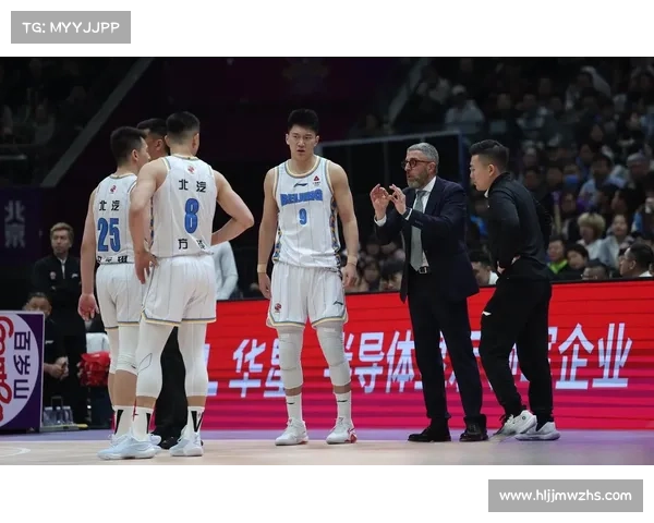 提升球队凝聚力与顽强拼搏精神打造团结一致迎难而上的核心力量